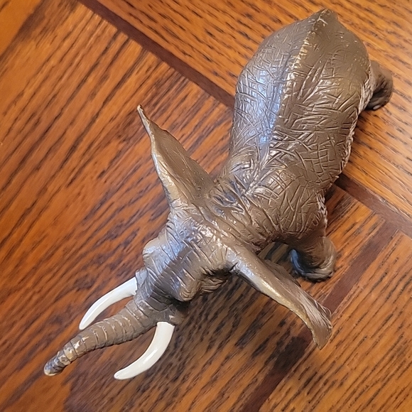 2006 ToyMajor Trading Co. Ltd. Elephant - Picture 3 of 14